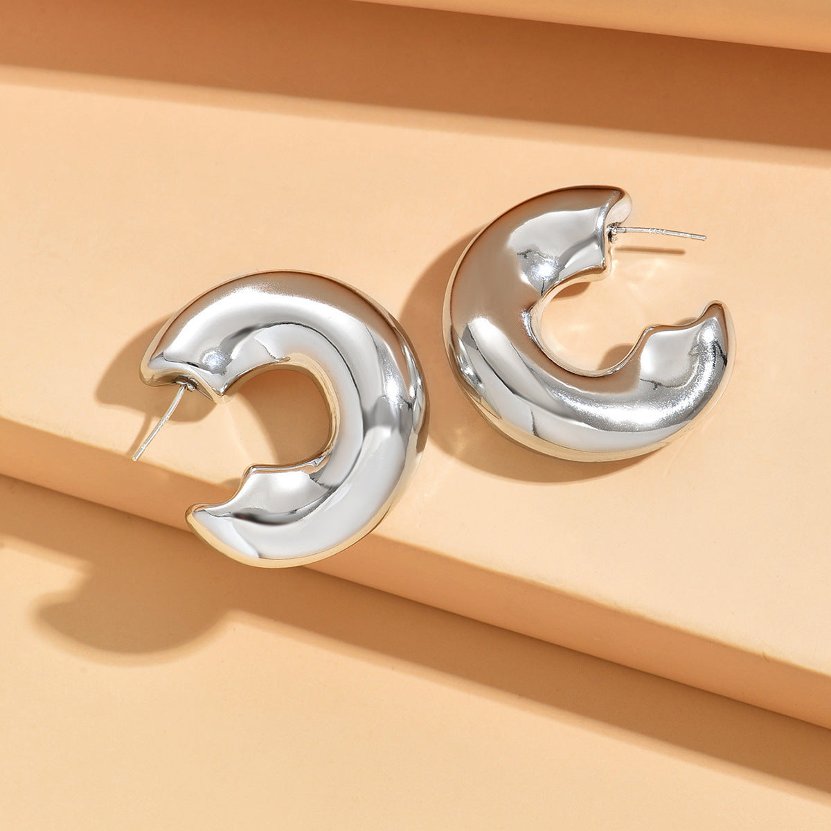 Wholesale all-match c-type big irregular polka dot personality exquisite earrings