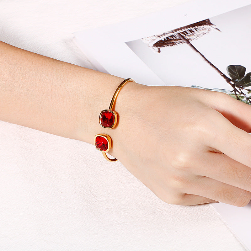 Wholesale Fashion Square Opening Hollow Stainless Steel Temperament Glass High-end Hand Accessories