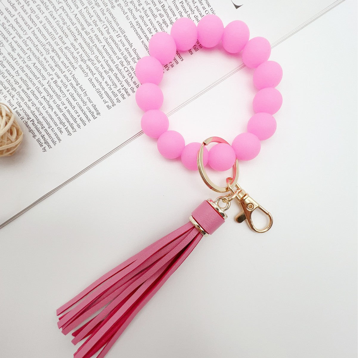 Wholesale Luminous Silicone Bead Keychain FluorescentTassel Creative Wrist Bracelet Key