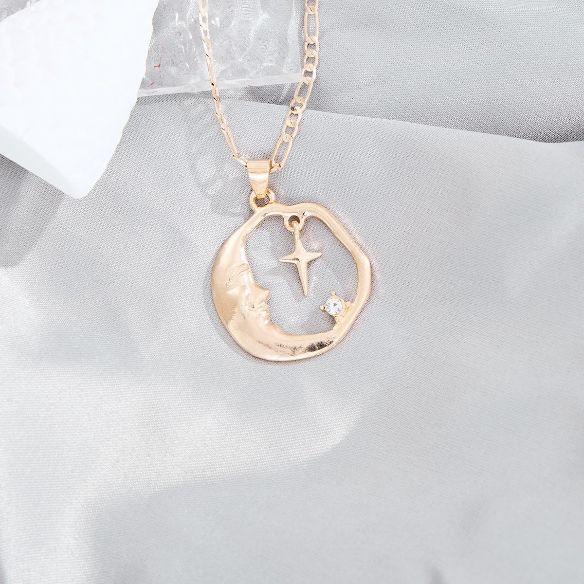 Wholesale Vintage Moon and Star Zircon Pendant Necklace