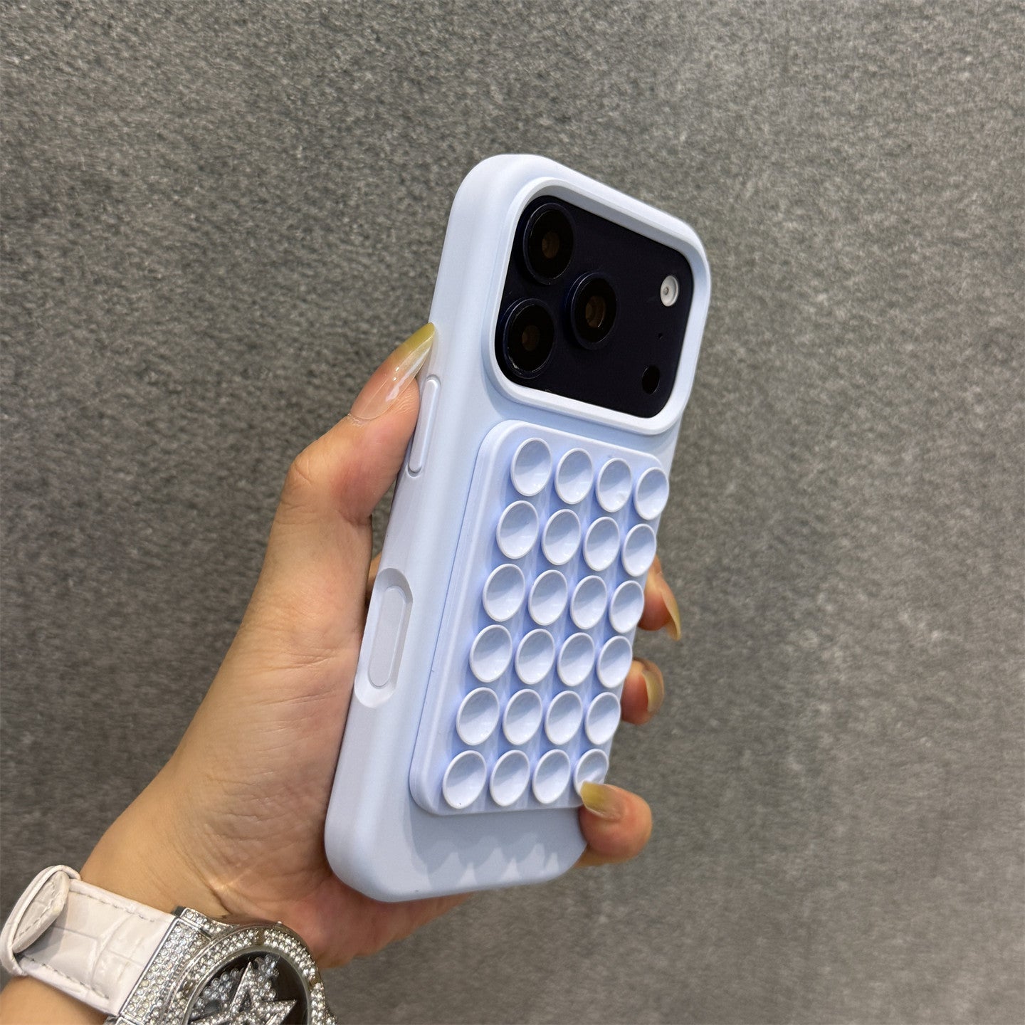 Wholesale Trendy Liquid Silicone Magnetic Phone Case For 17 Stylish Everyday Use Phone Accessory Boutique Gift