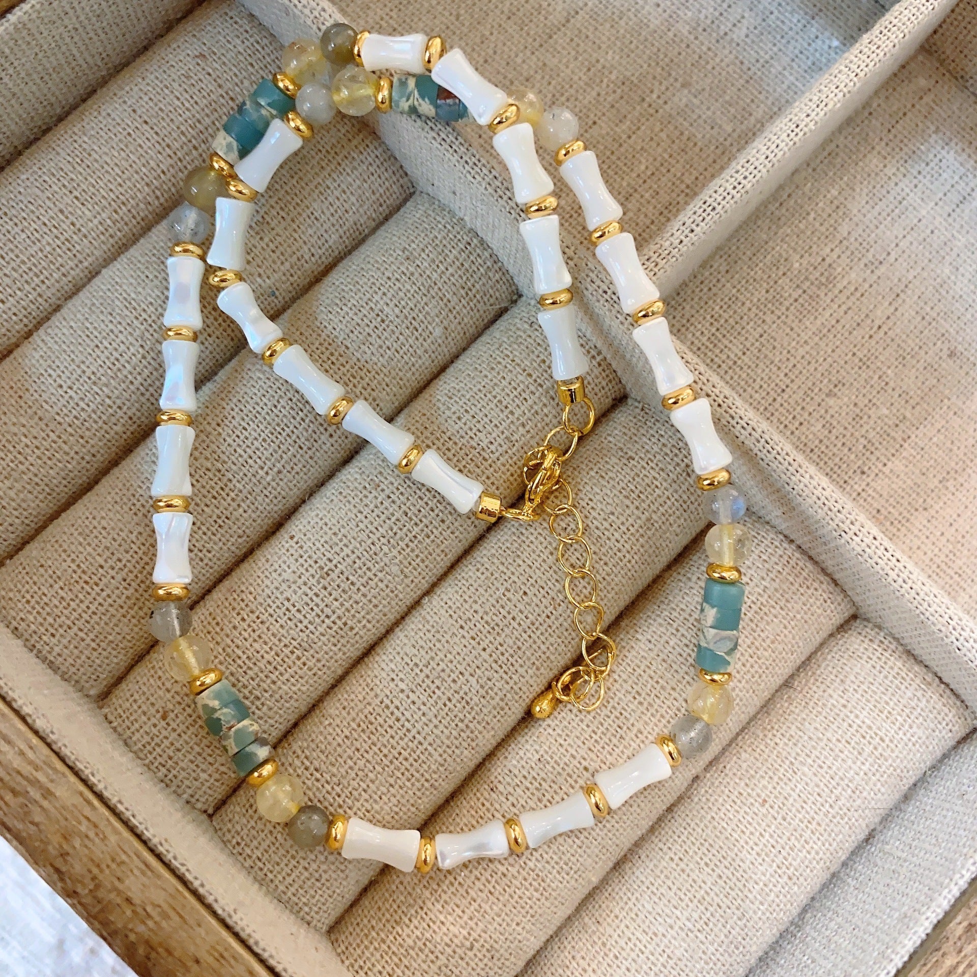 Wholesale Natural Stone Freshwater Pearl Colored Glass Beaded Necklace