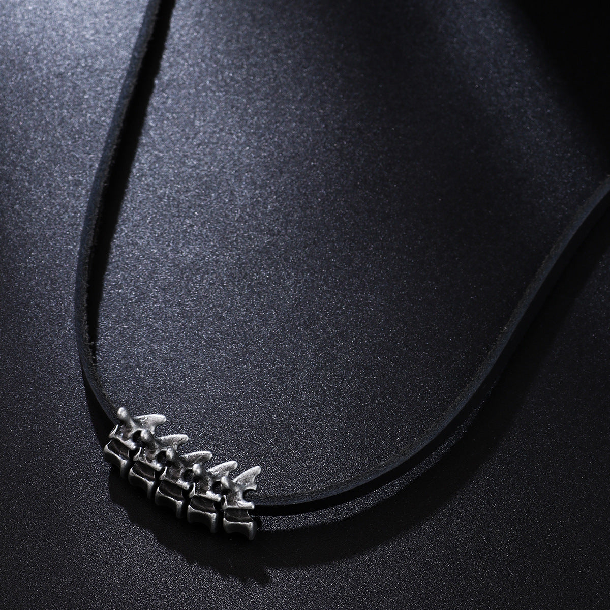 Wholesale Vintage Dark Dragon Spine Leather Alloy Bracelet