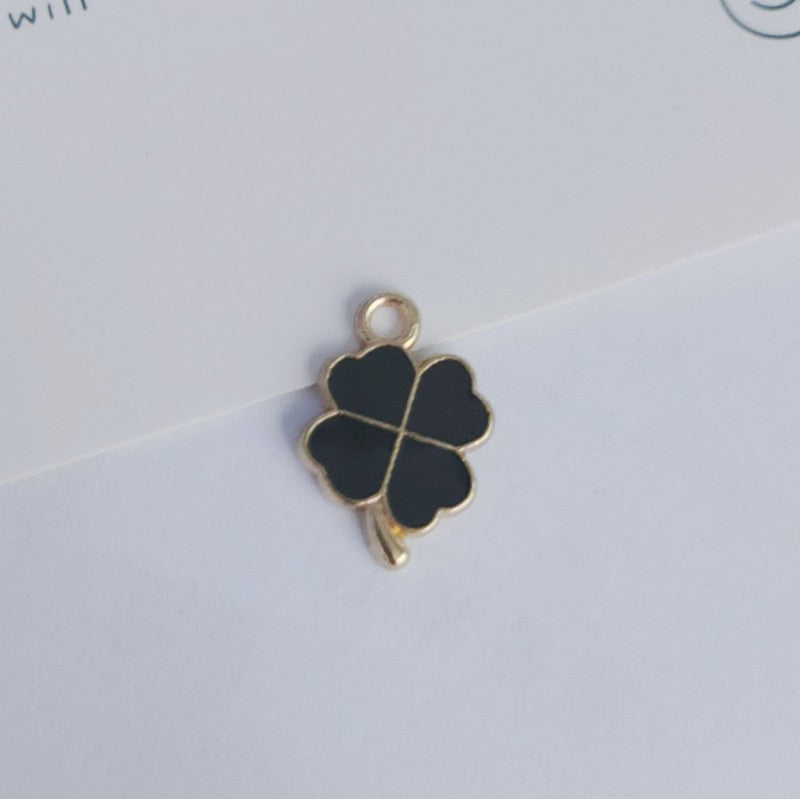 Wholesale Lucky Four-leaf Clover Oil Dropping Alloy Charms