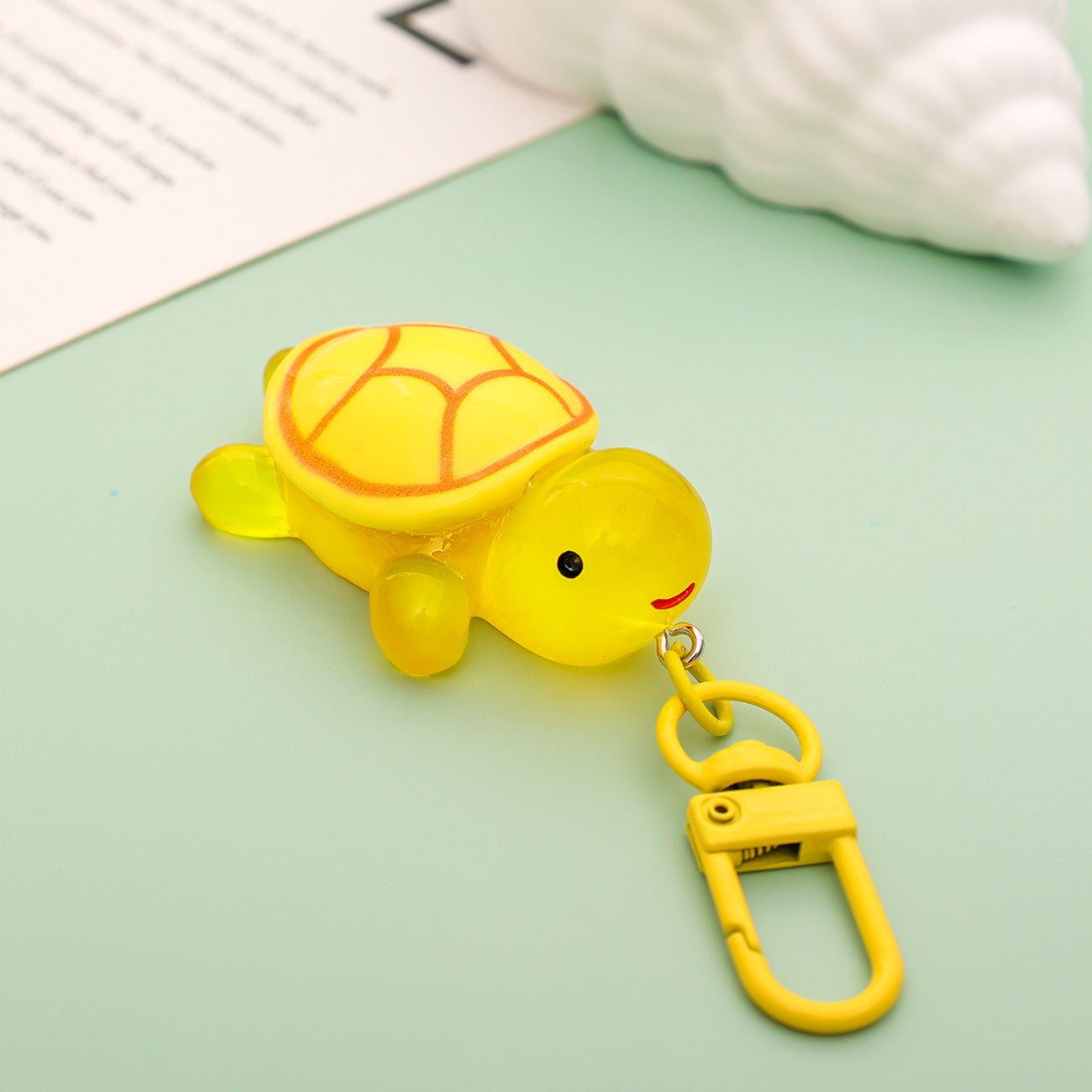 Wholesale Small Turtle Resin Schoolbag Pendant Luminous Keychain