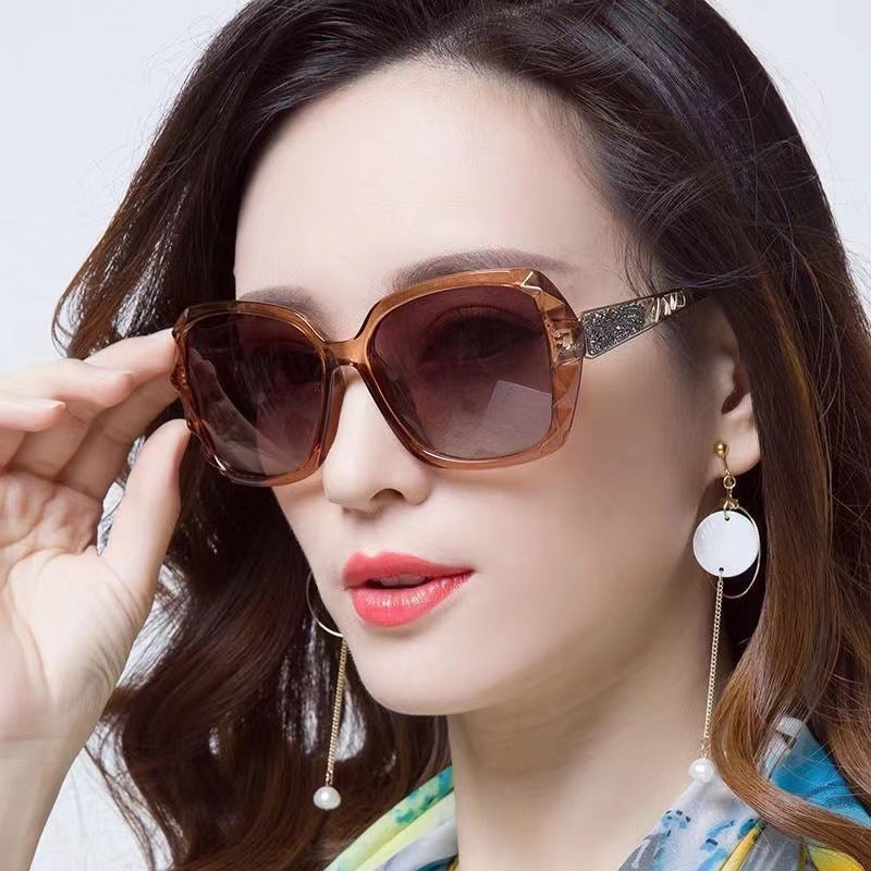 Wholesale 2025 new ladies sunglasses trendy fashion large frame sunscreen sunglasses holiday vintage sunglasses