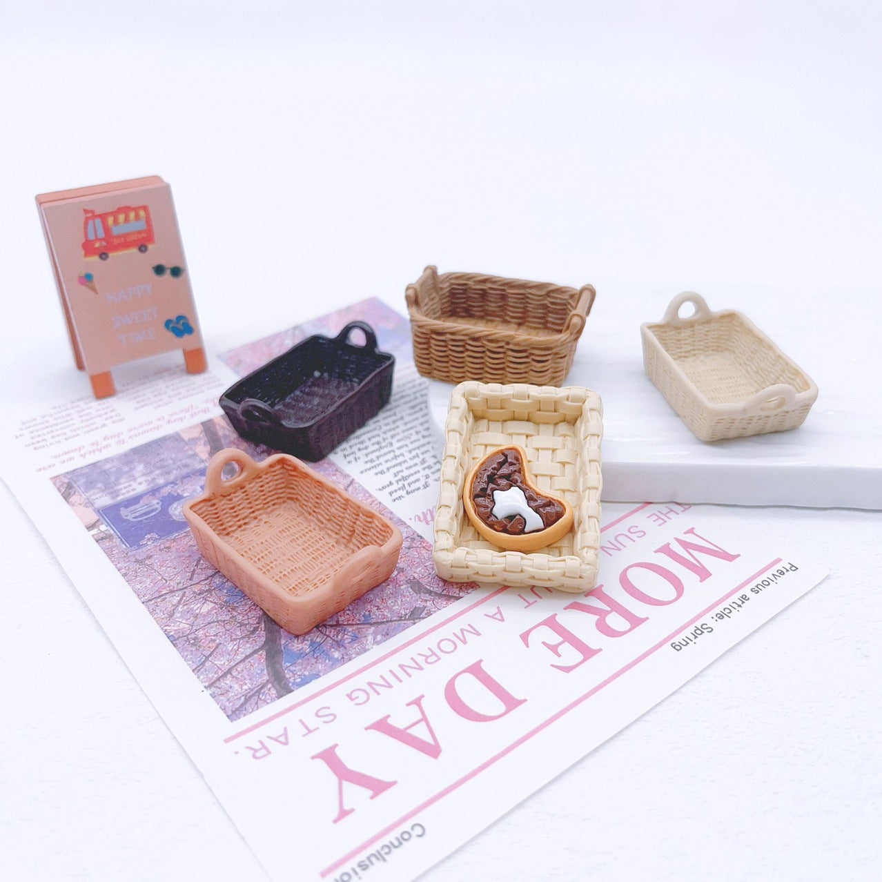 Wholesale 10pcs Simulation Bread Basket Resin Doll Accessories