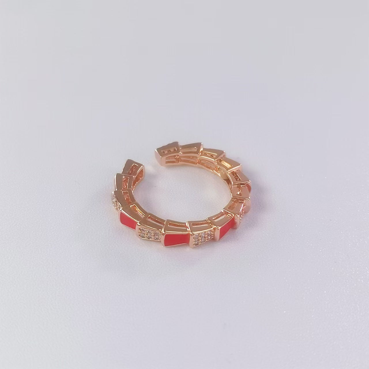 Wholesale Electroplated full diamond V shaped snake bone ring open ring