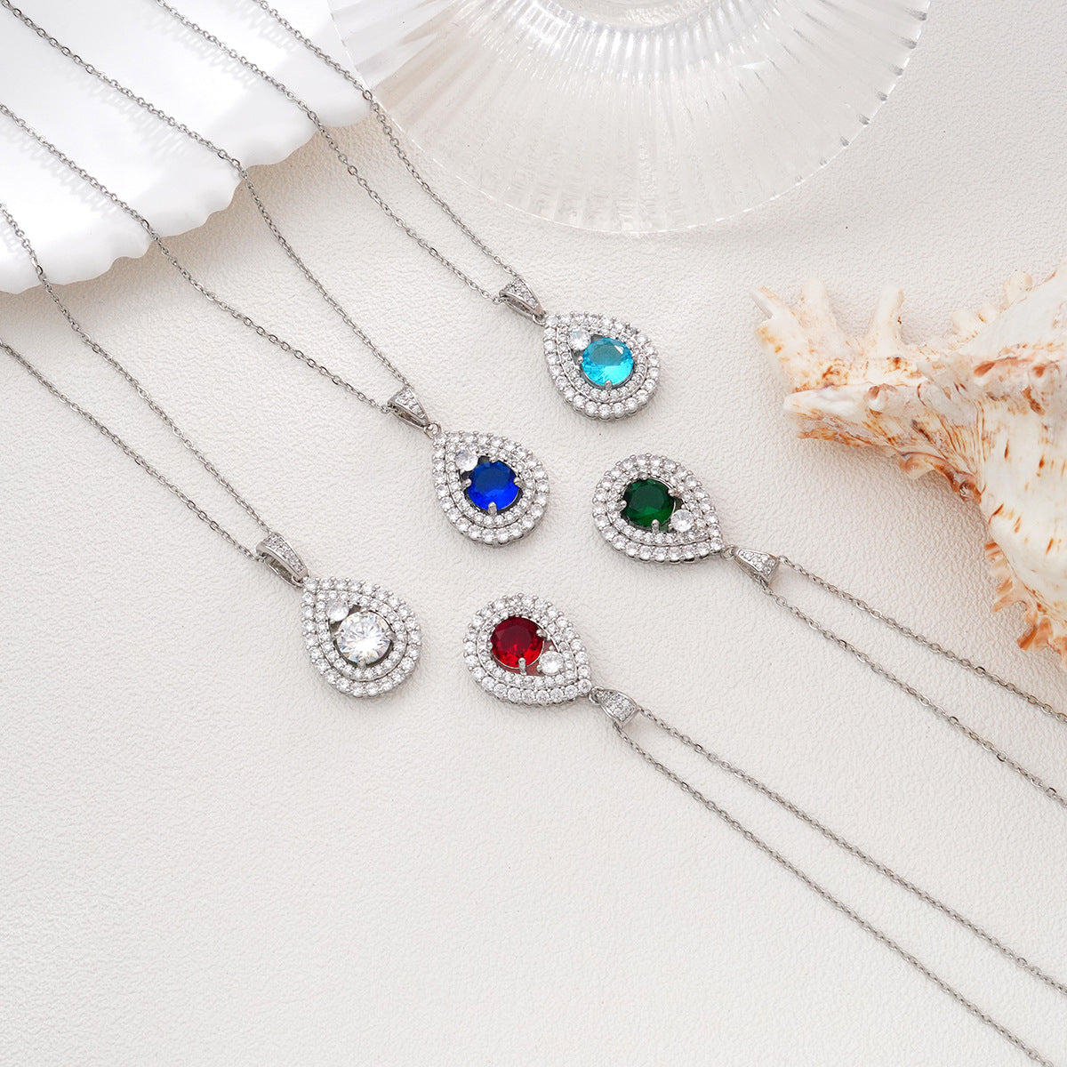 Wholesale Women' s Necklace Love Fresh Simple Clavicle Chain Pendant