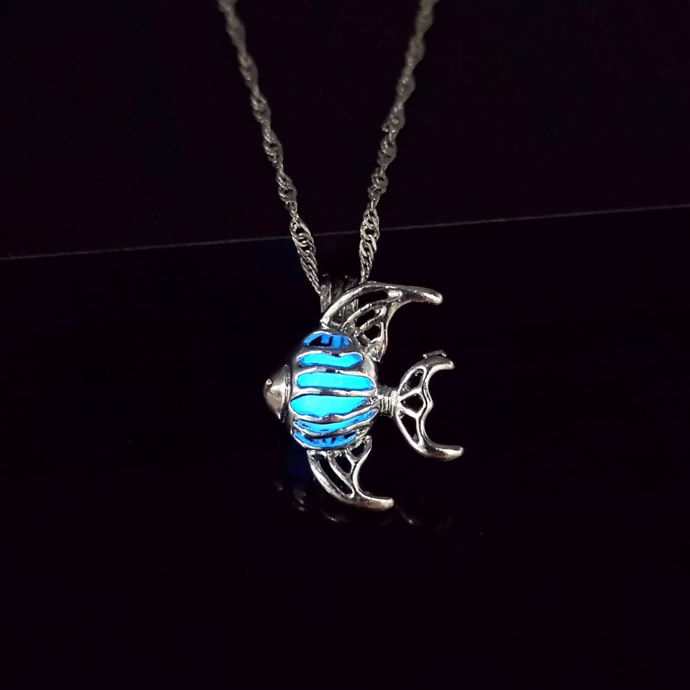 Wholesale Alloy Luminous Small Fish Necklace Summer