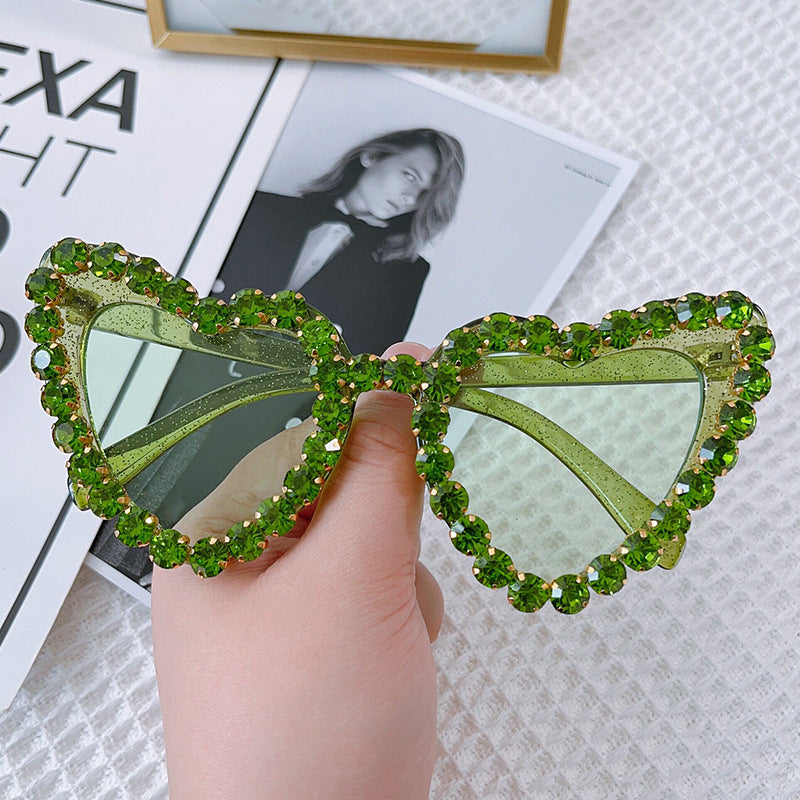 Wholesale Love Fashion Heart Shape Diamond Sunglasses