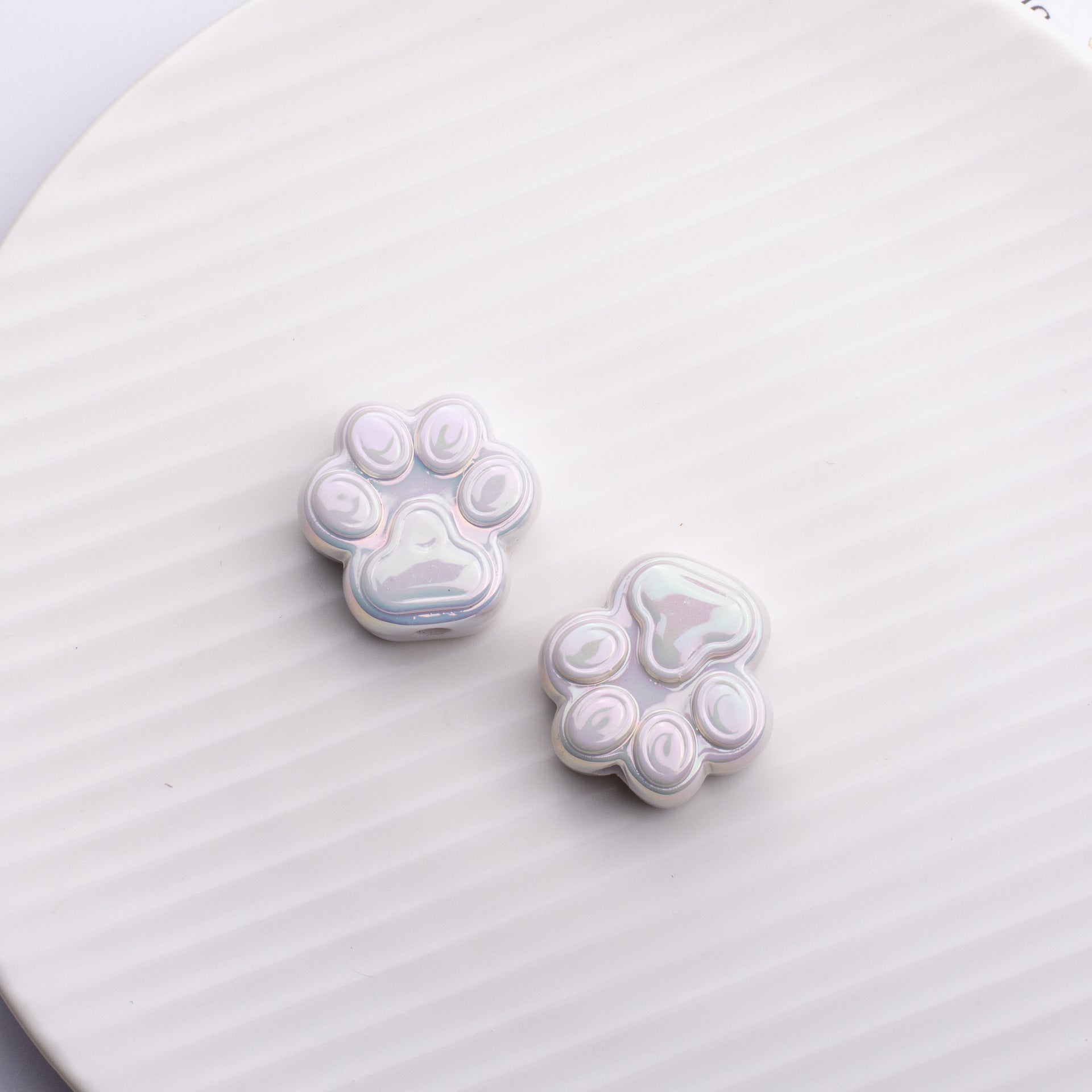 Wholesale Cat Claw Colorful UV Plated Acrylic Straight Hole Loose Beads