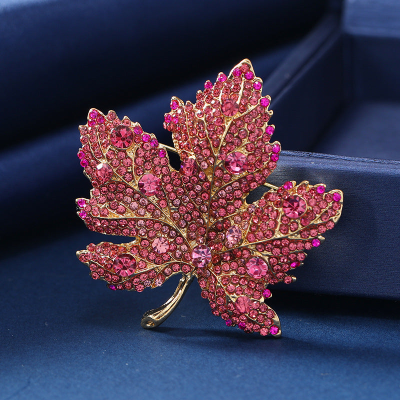 Wholesale Creative Heavy Industry Crystal Maple Leaf Brooch