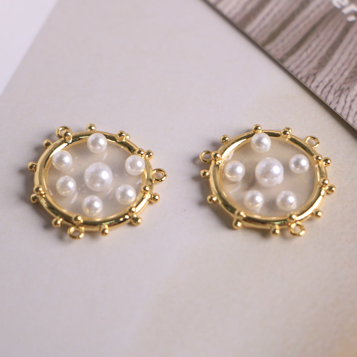 Wholesale Inlaid pearl star heart-shaped circular pendant