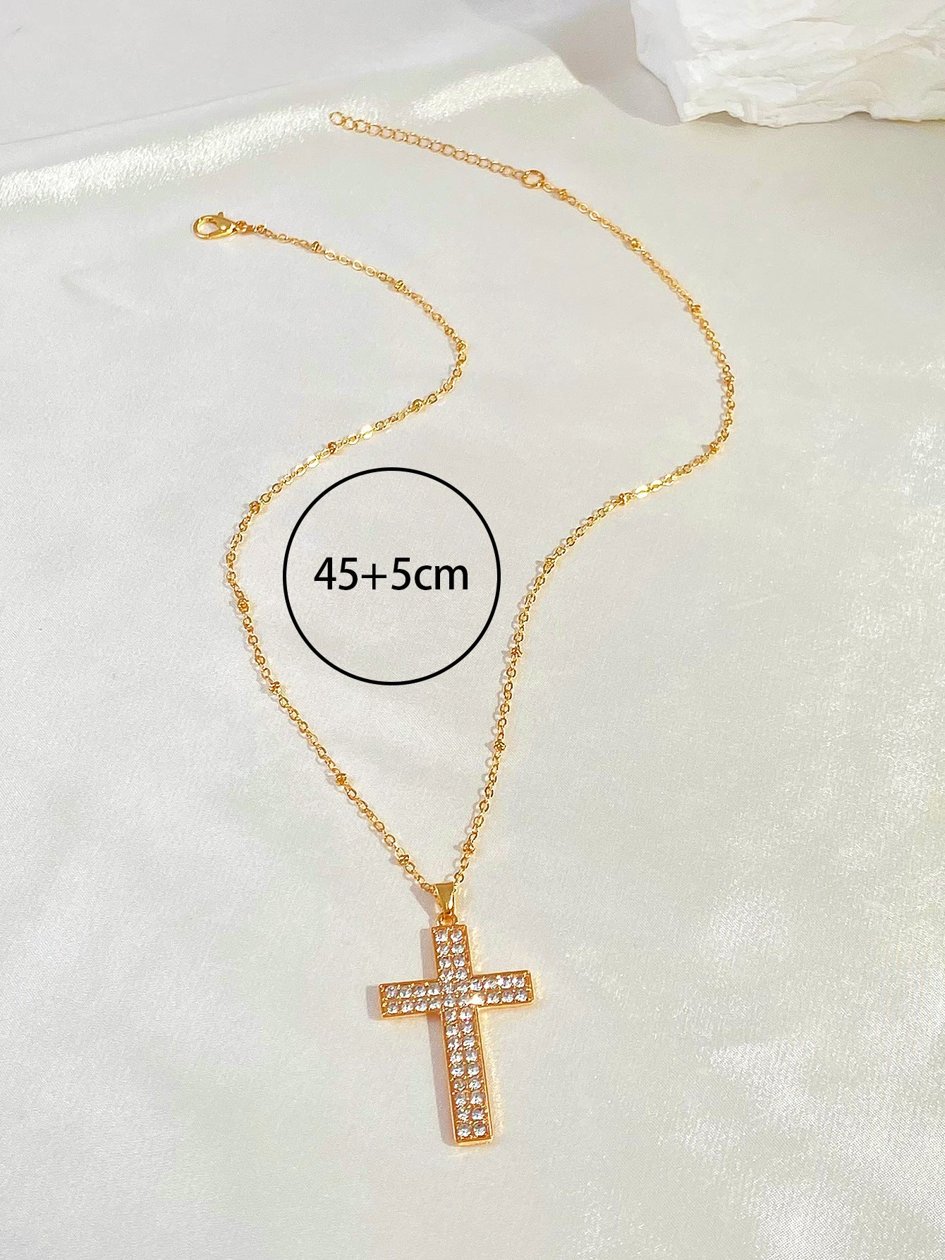 Wholesale Female Cross Creative Design Geometric Lockbone Punk Hip-hop Necklace Chain