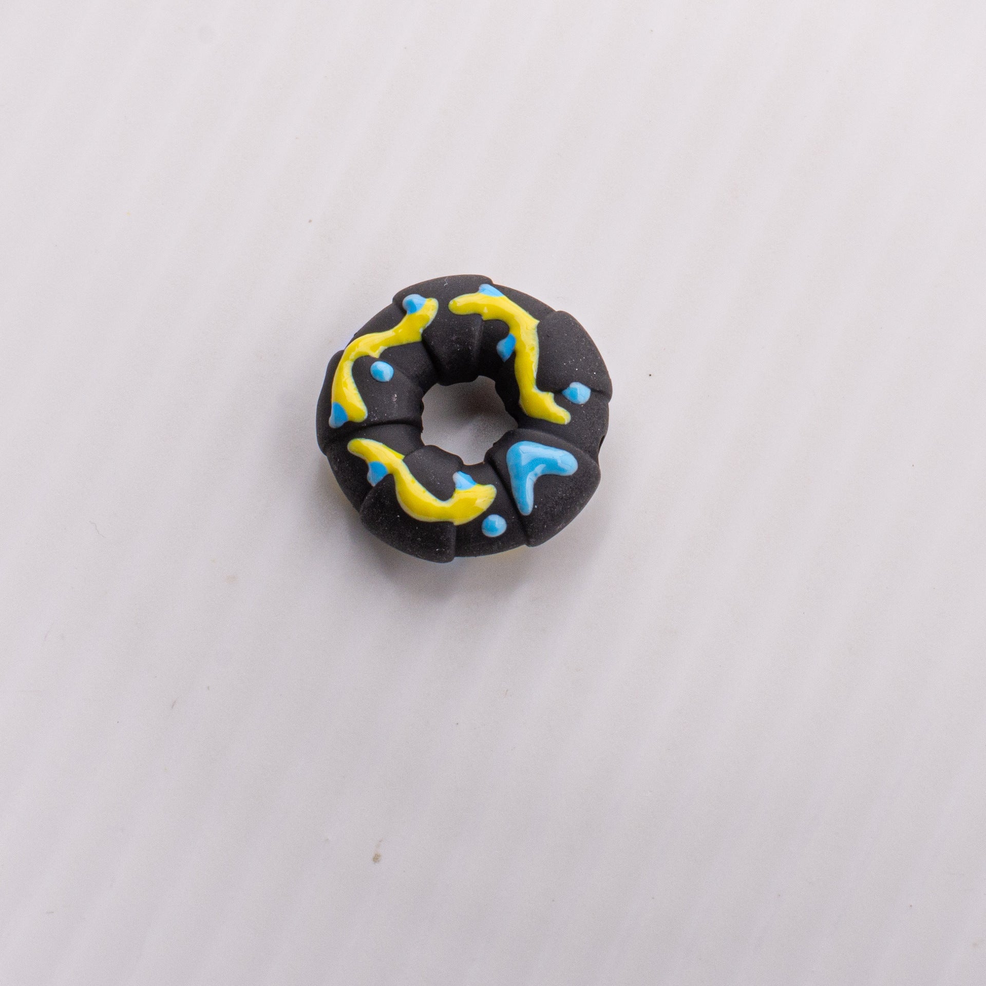 Wholesale Fun Touch Paint Hand-painted Donut Colorful Ring Acrylic Straight Hole