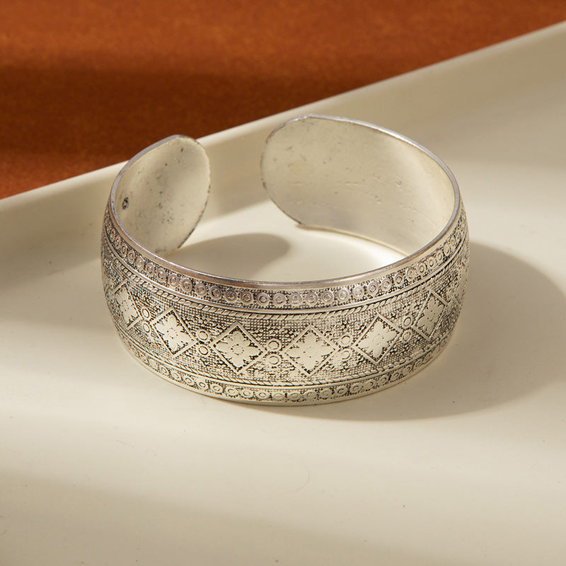 Wholesale Vintage ethnic style carved wide open face bracelet