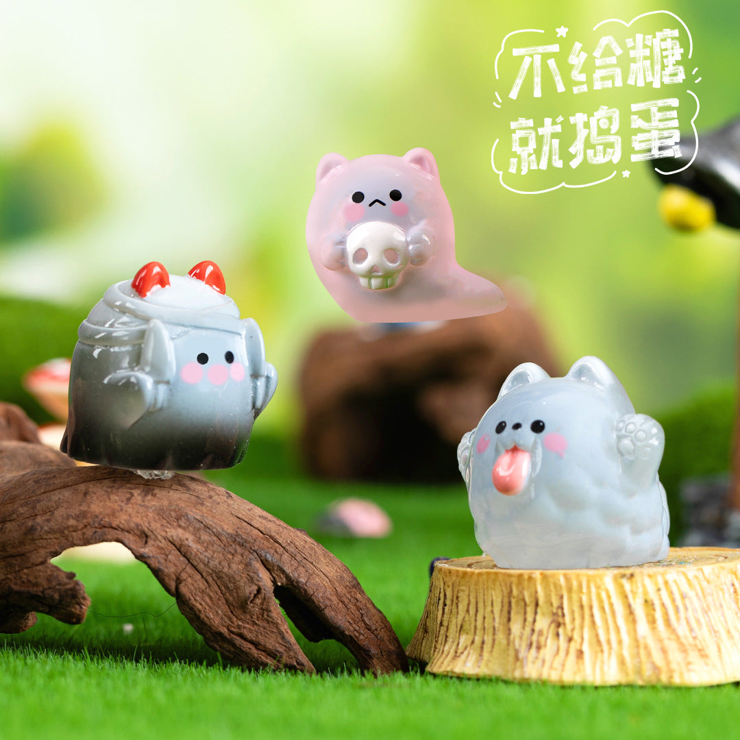 Wholesale Resin Glow-in-the-dark Ghost Figurine Cartoon  Decorative Ornament for Home Car Desk