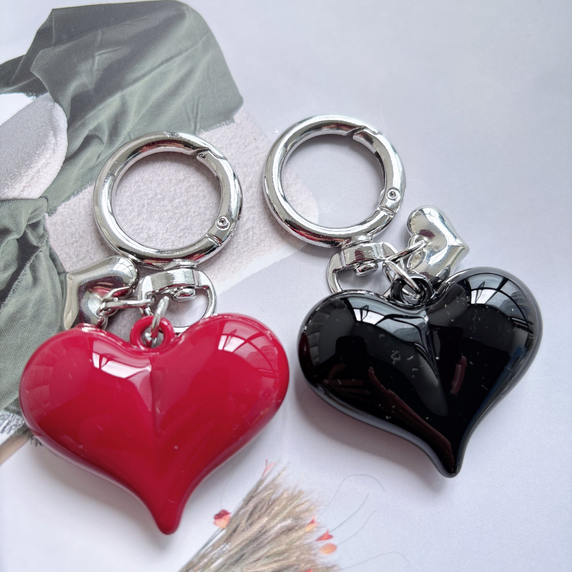 Wholesale Creative love keychain peach heart bag car key decoration