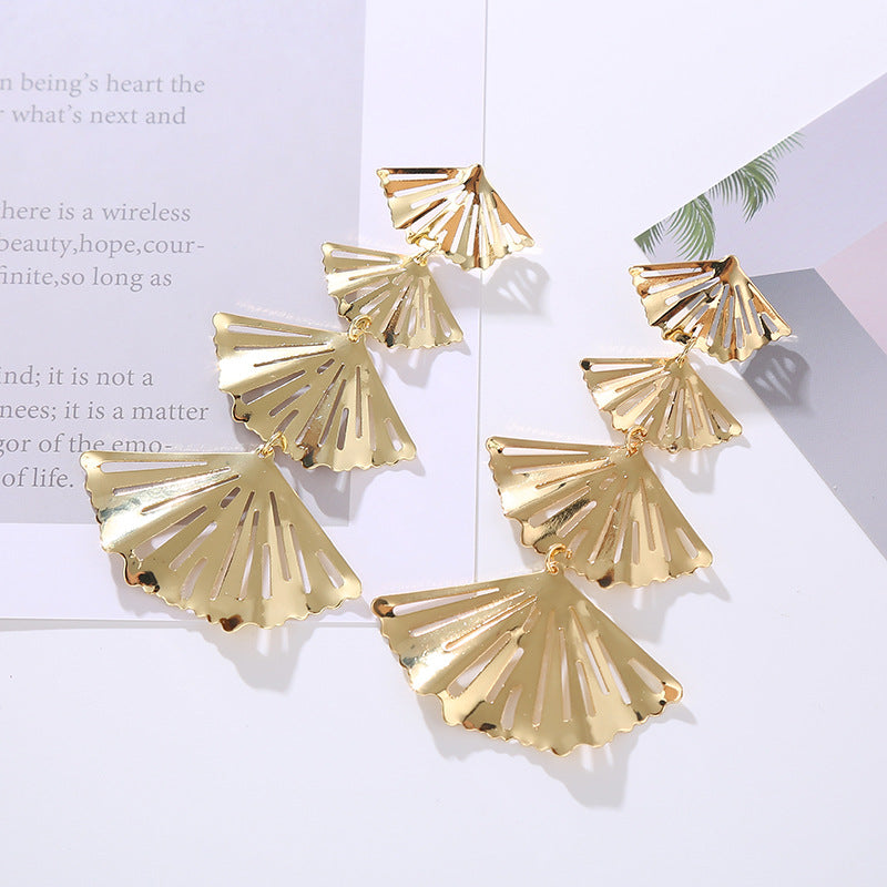 Alloy multi-layered exaggerated scalloped earrings