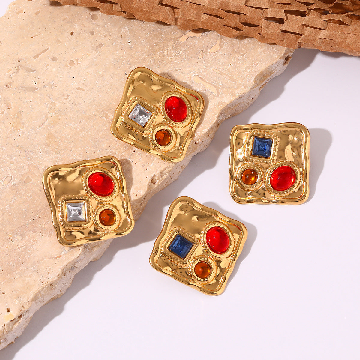 Wholesale Stainless steel stud earrings with diamonds,  light luxury and high-end feel
