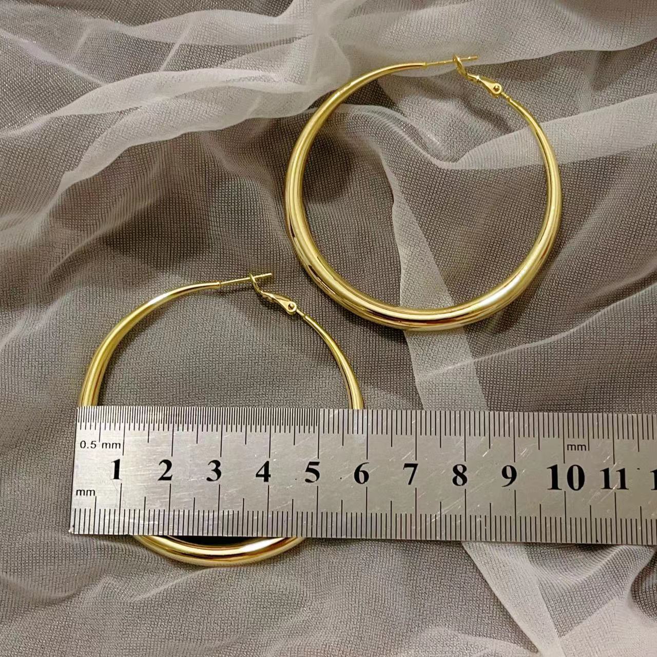 Wholesale Heavy Industry Fashion Plain Hoop Simple Exaggerated Large Metal Earrings