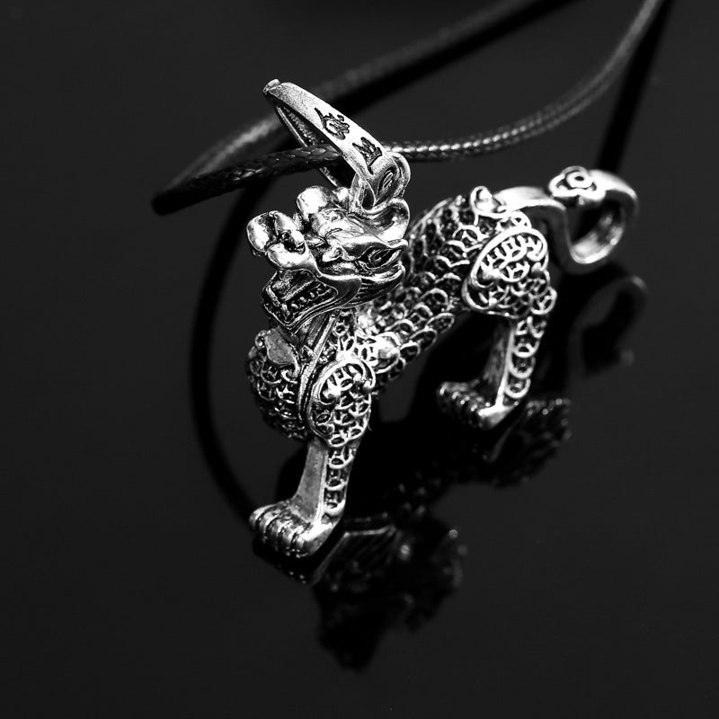 Wholesale Retro Domineering Crown Tag Necklace