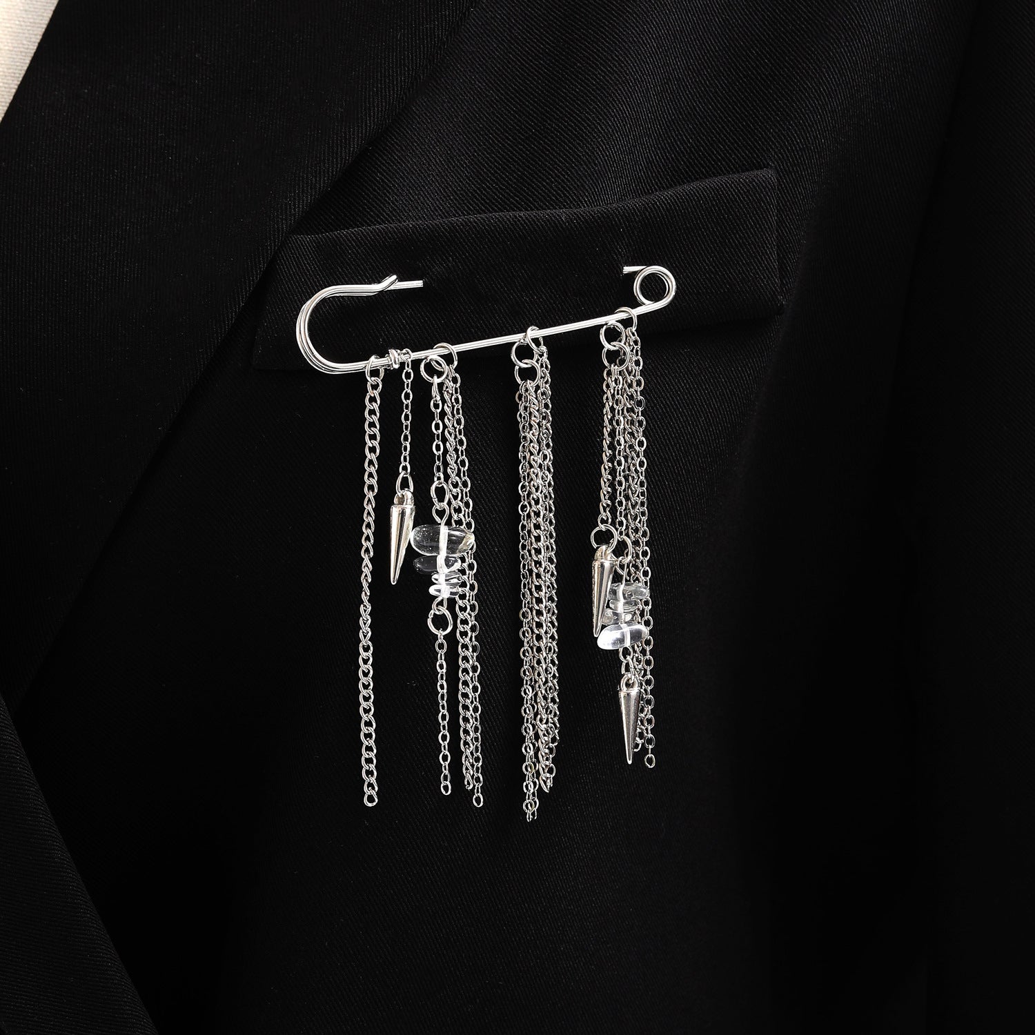 Wholesale Electroplated Alloy Heart Brooch Pin With Chain Tassel Unisex Punk Style Suit Coat Accessory