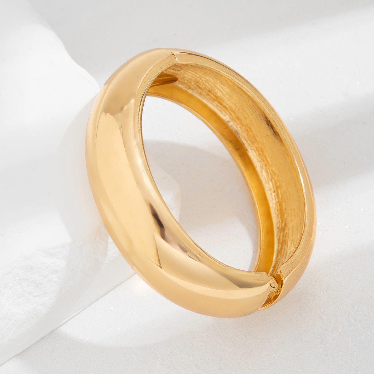 Wholesale exaggerated faceted geometric bracelet