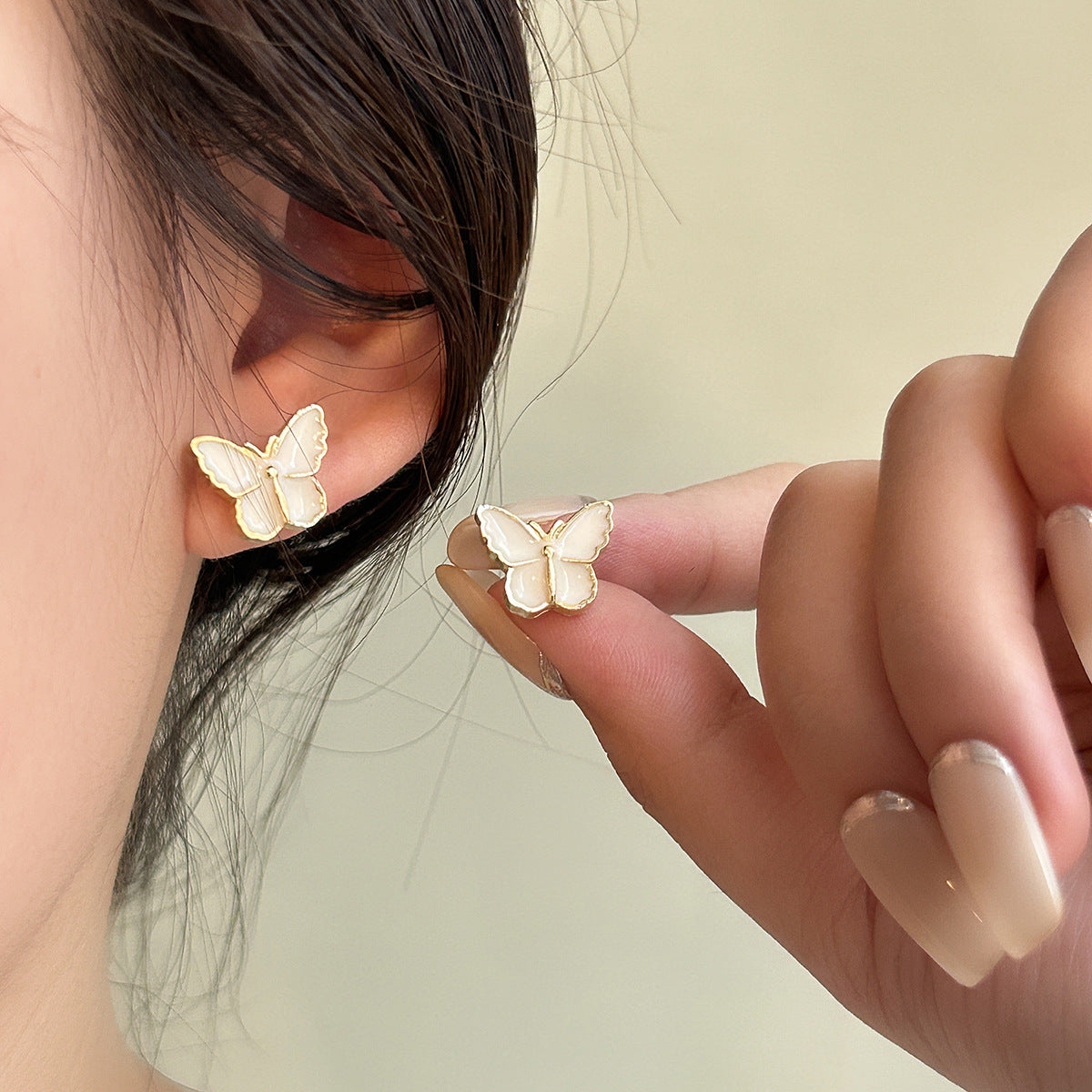 Wholesale Small fresh three-dimensional flower earrings