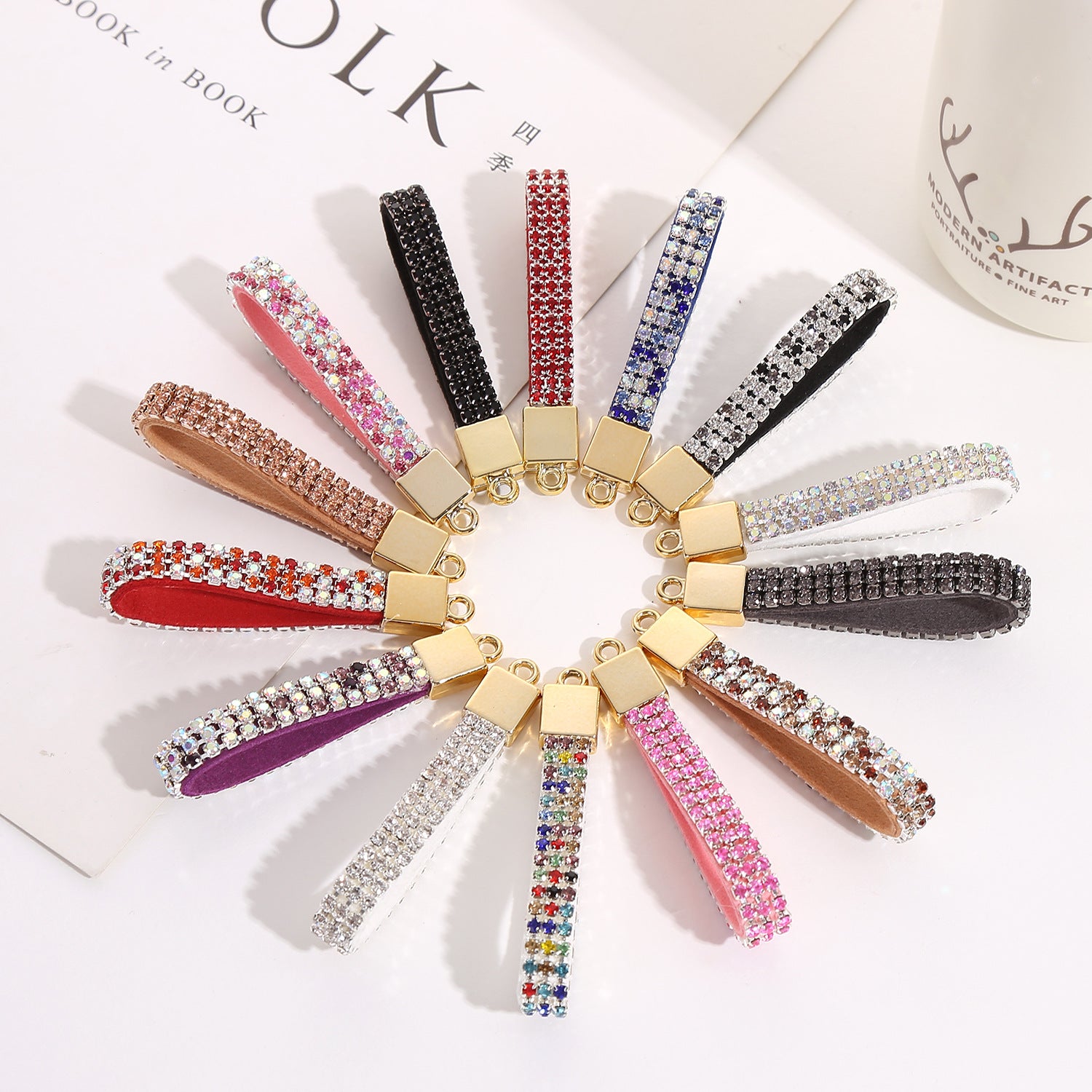 Wholesale Diamond-encrusted Keychain Accessories Diamond-encrusted Leather Rope Buckle Bag Accessories Fashion Exquisite Car Key Pendant