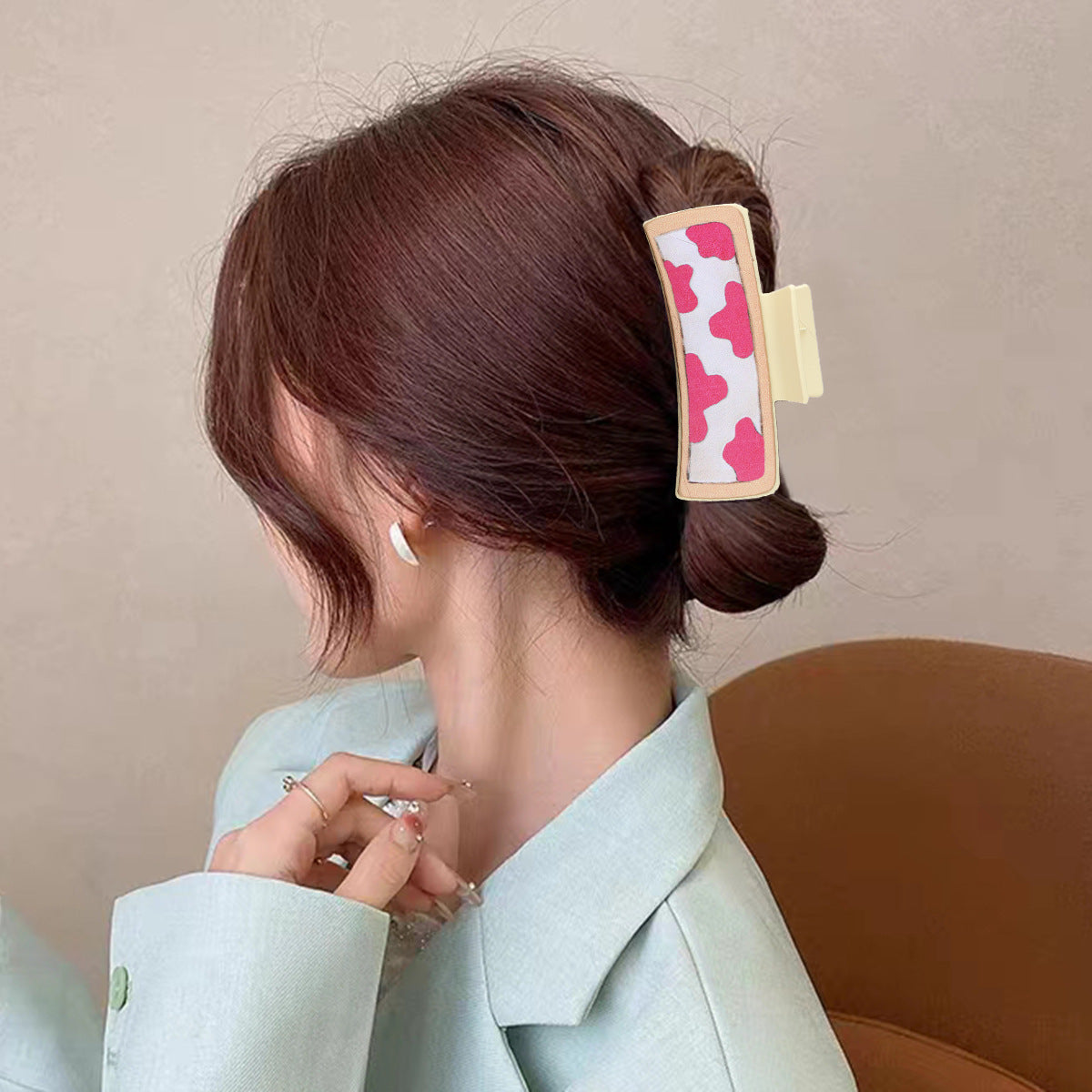 Wholesale Artificial Leather Horse Head Hair Claw Clip Western Style Women S Hair Accessory Everyday Styling Gift