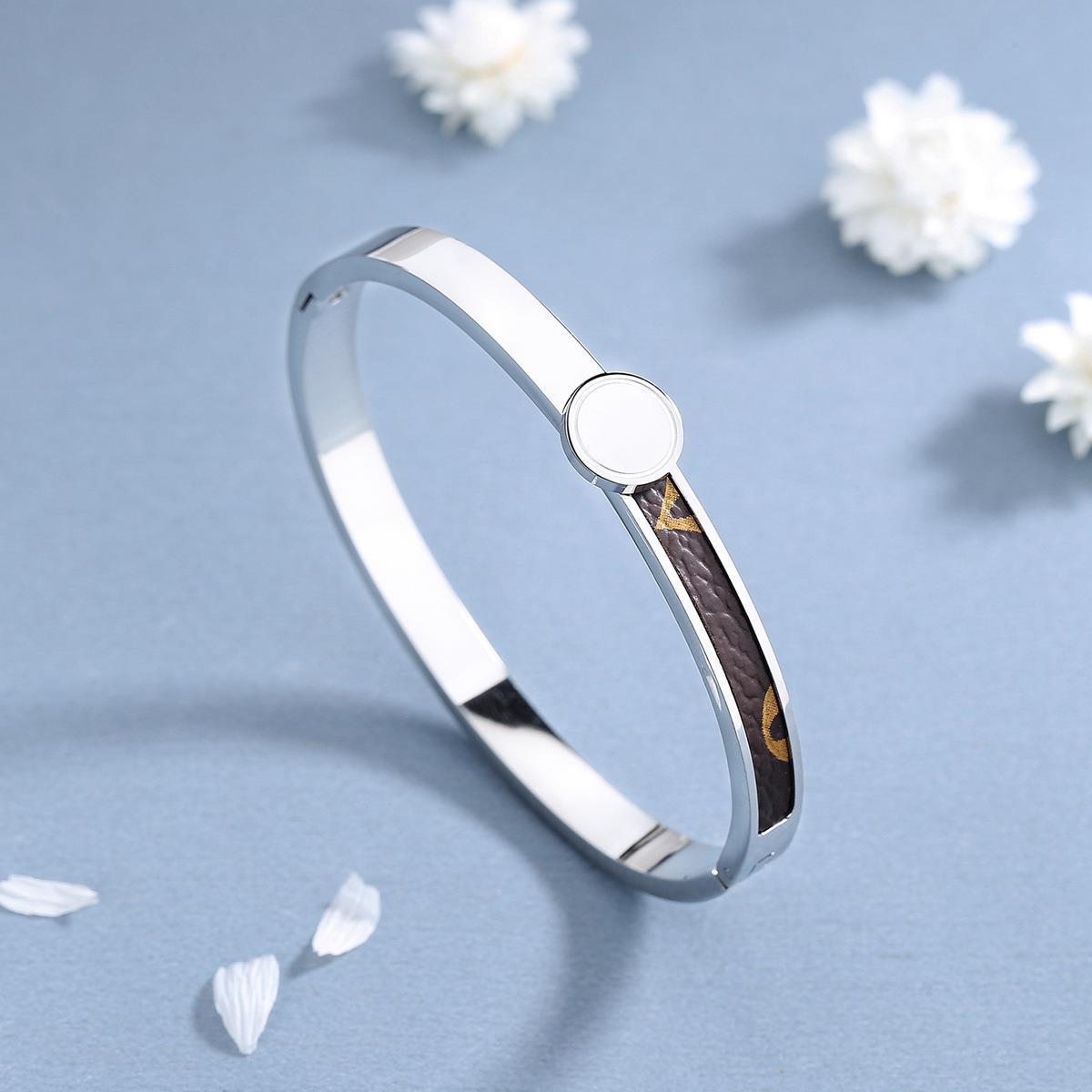 Wholesale Second hand unpacked titanium steel grooved veneer bracelet