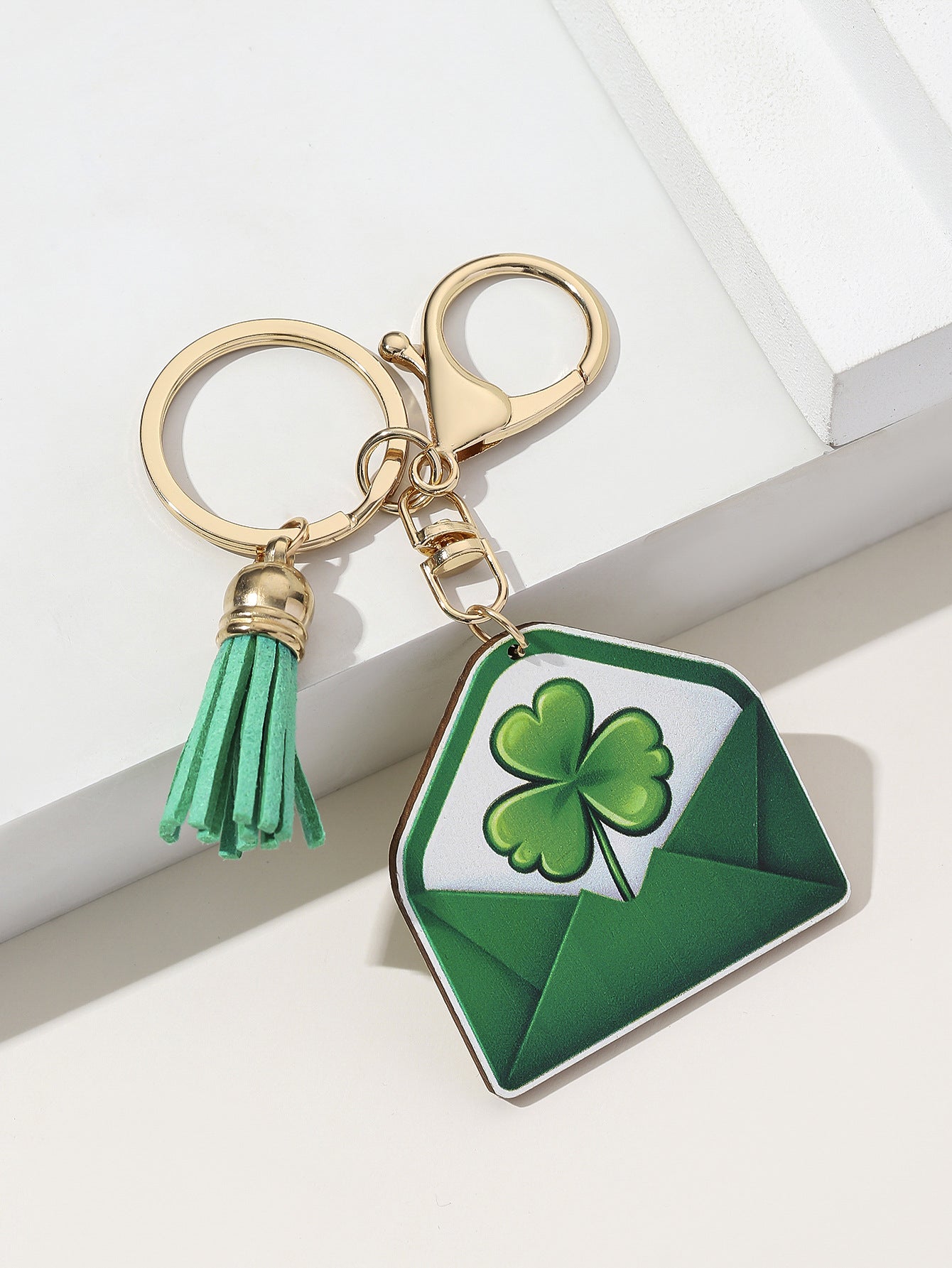 Wholesale St. Patrick's Day Green Shamrock Wooden Keychain