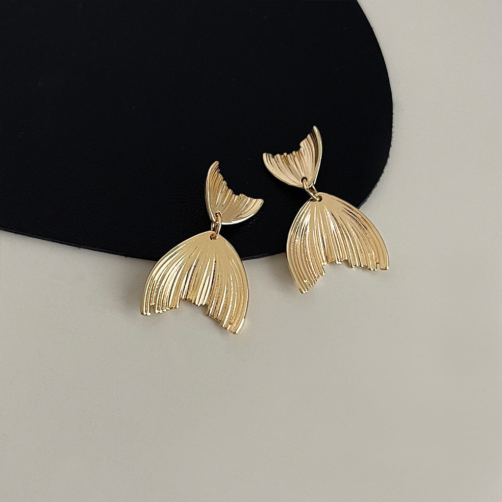 Wholesale Retro geometric metallic irregular earrings