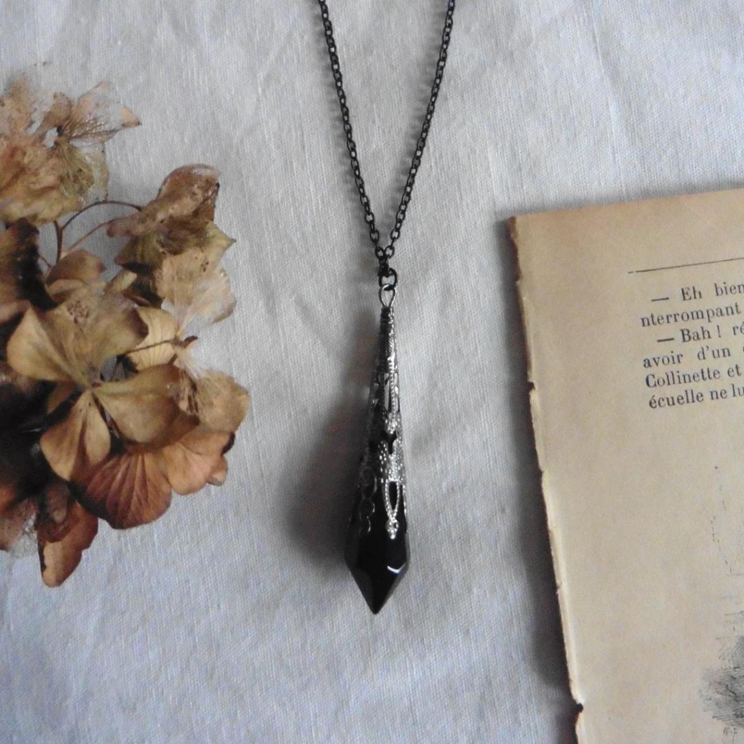 Wholesale gothic dark red and black glass crystal pendant necklace