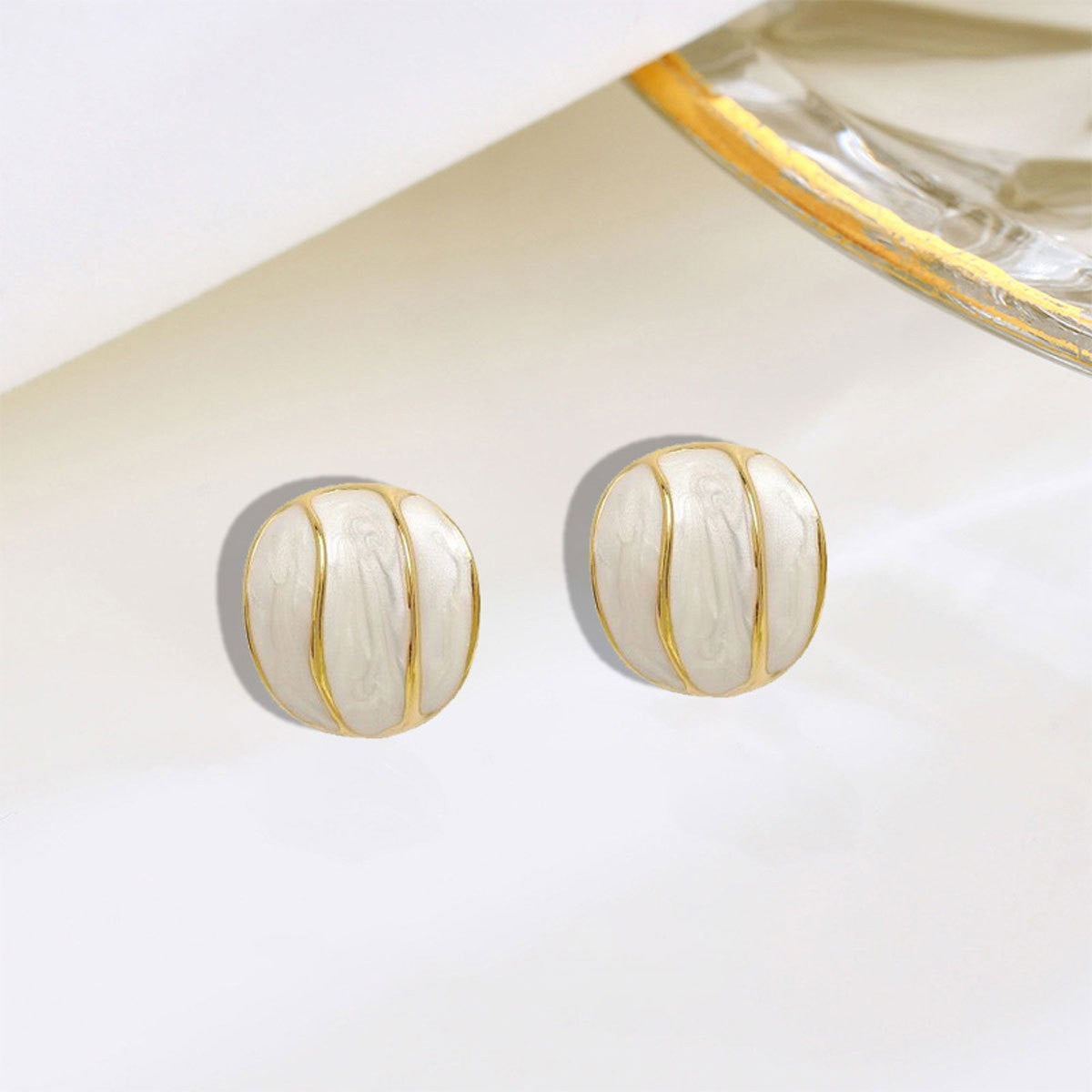 Wholesale French Retro Vintage Flower Pearl Earrings