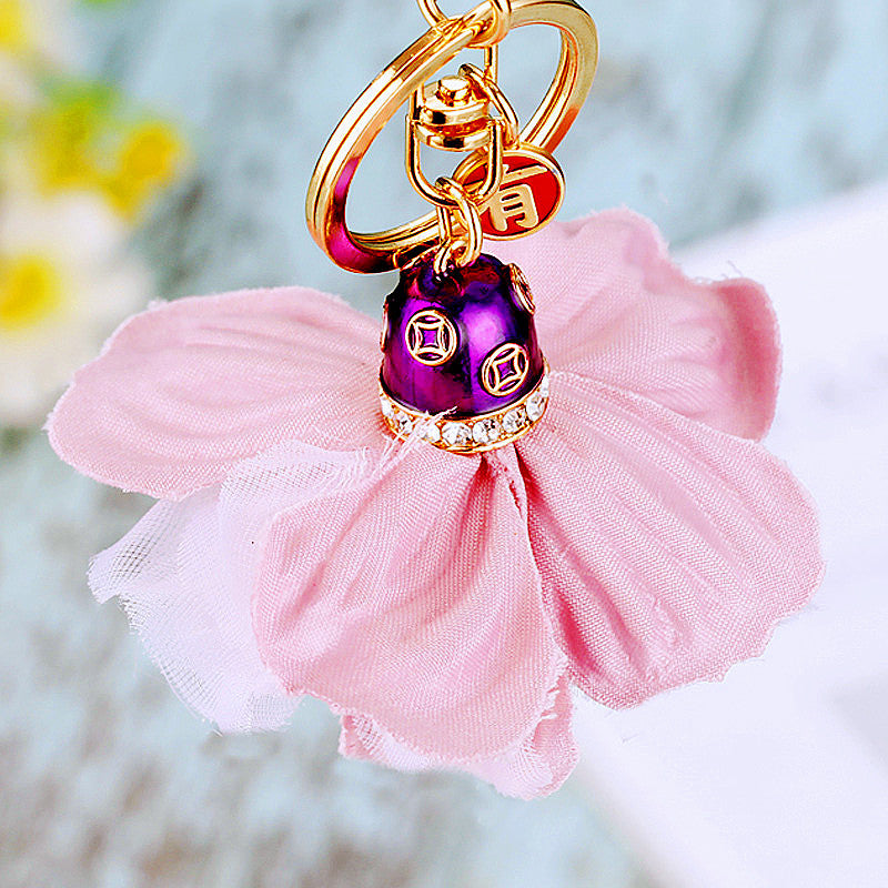 Wholesale Flower Metal Car Keychain With Tassel Pink White Bag Charm And Key Accessory Gift For Women Boutique Resale