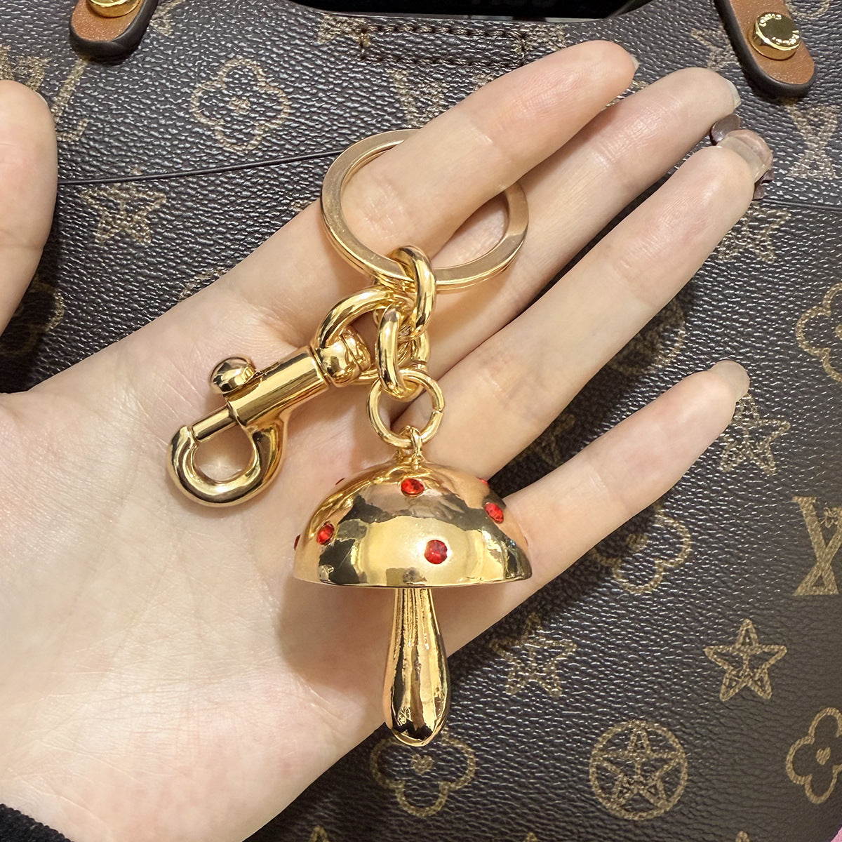 Wholesale Cute Mushroom Exquisite Metal Lock Keychain