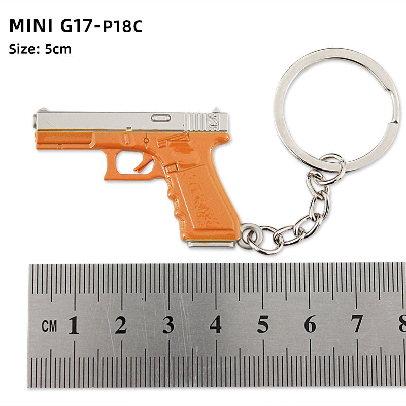 Wholesale Mini Metal Gun Model Keychain P90 S686 Dp-28 Alloy Pendant Small Decorative Toy Office Culture Metal Crafts