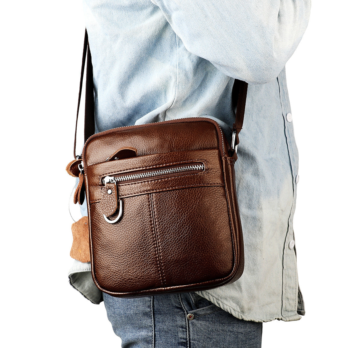 Wholesale men' s large capacity genuine leather shoulder bag messenger bag