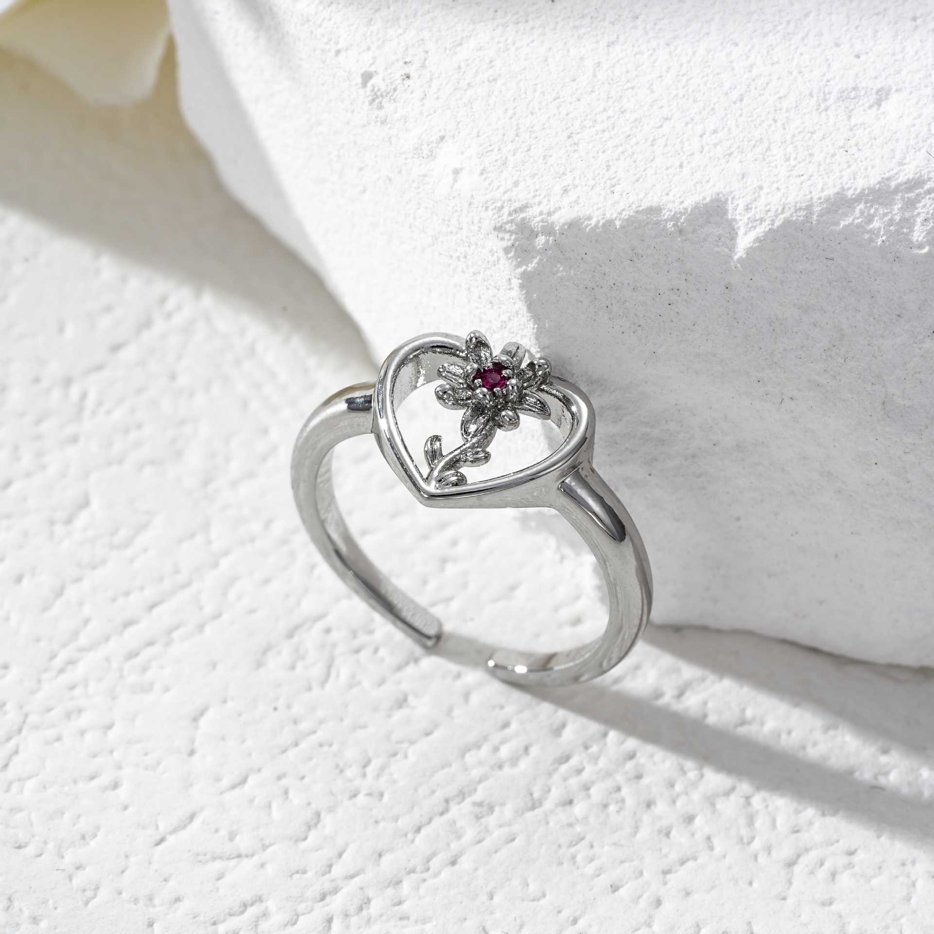 Wholesale Zircon Heart Flower Hand Jewelry Open 12-Month Flower Ring
