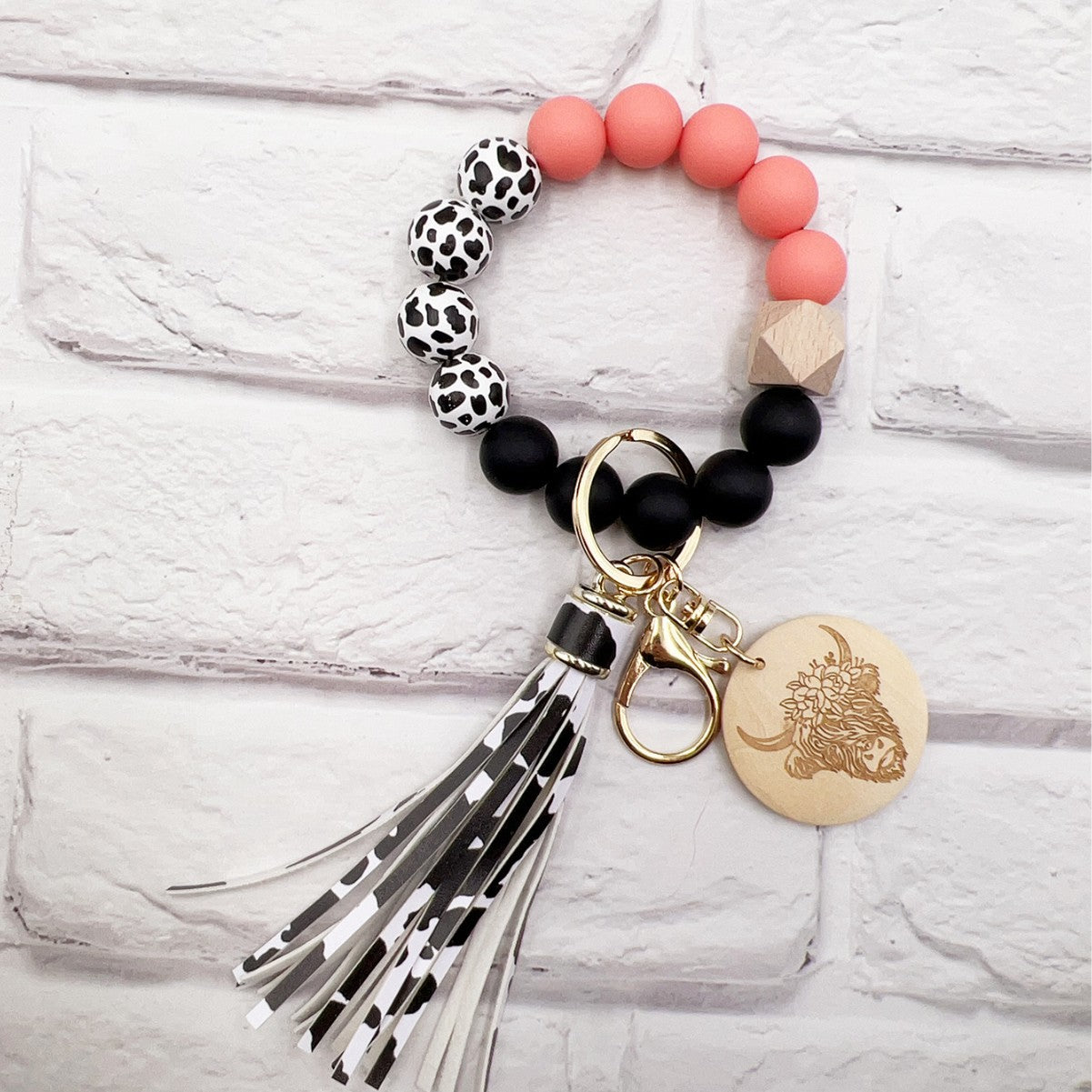 Wholesale Western Style Dairy Wood Beads Silicone Beaded Round Wood Pieces Yak Keychain