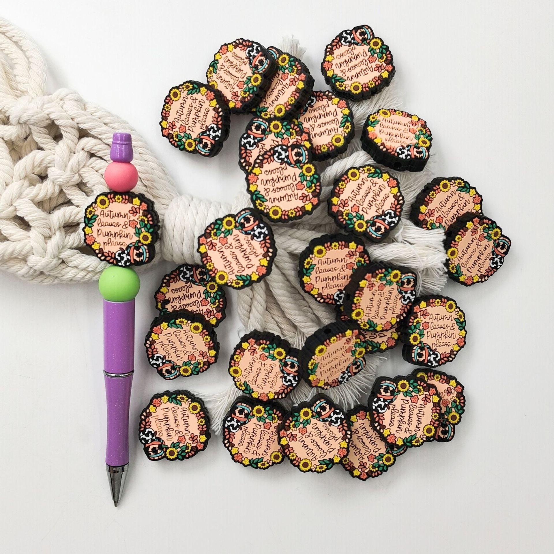 Wholesale 10pcs Cartoon Letters Leopard Print Flowers Creative Silicone Beads