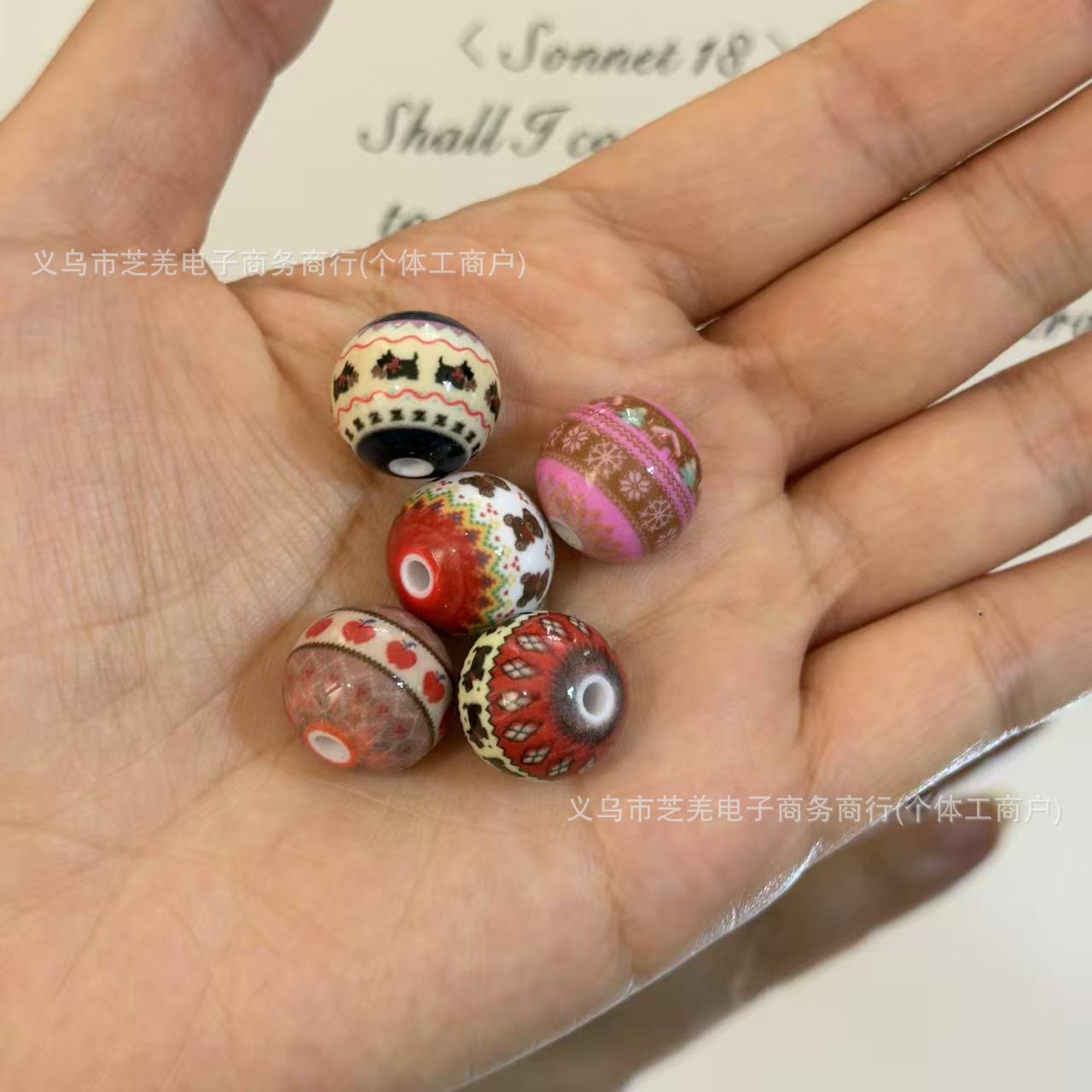 Wholesale 10pcs Embossed baked paint circular shape of Fer Island Acrylic Beads