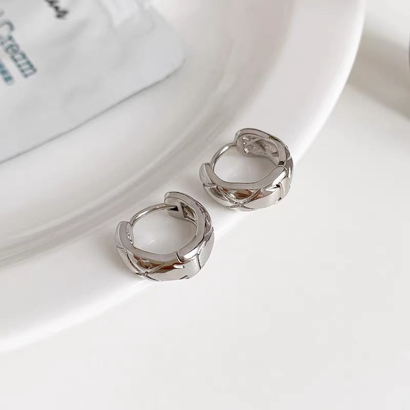 Wholesale water drop hoop light luxury high-end new plain hoop unique earrings