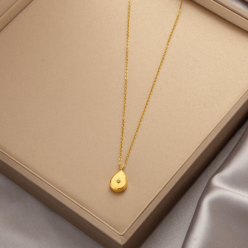 Wholesale  Accessible Luxury Niche Emerald Titanium Steel Necklace Women' s Ins Style