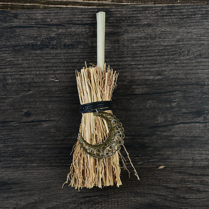 Wholesale mini broom pendant