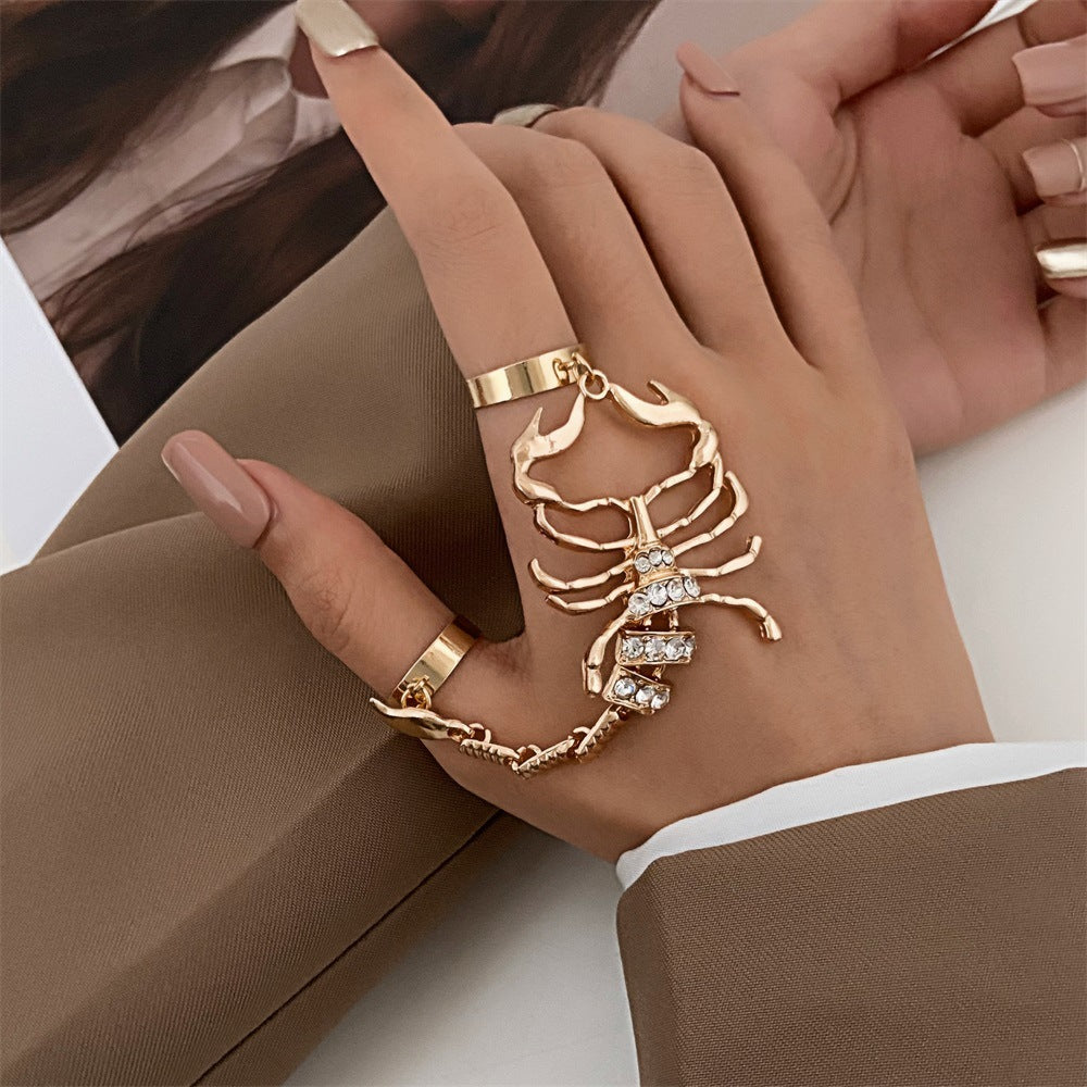 Wholesale Retro exaggerated scorpion three-dimensional finger bracelet