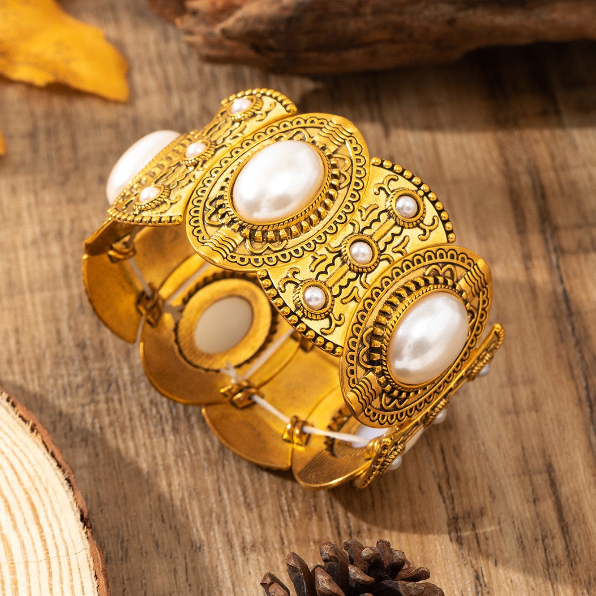 Wholesale Vintage alloy bracelet women' s Bohemian pearl bracelet